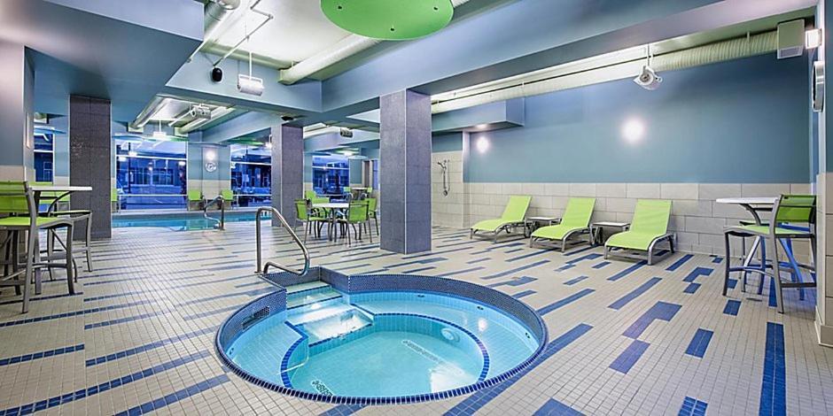 Holiday Inn Express & Suites - Brandon By Ihg Εξωτερικό φωτογραφία
