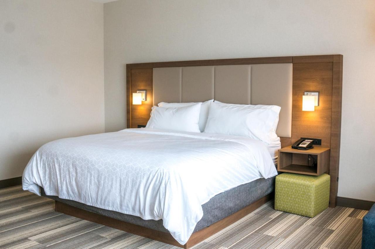 Holiday Inn Express & Suites - Brandon By Ihg Εξωτερικό φωτογραφία