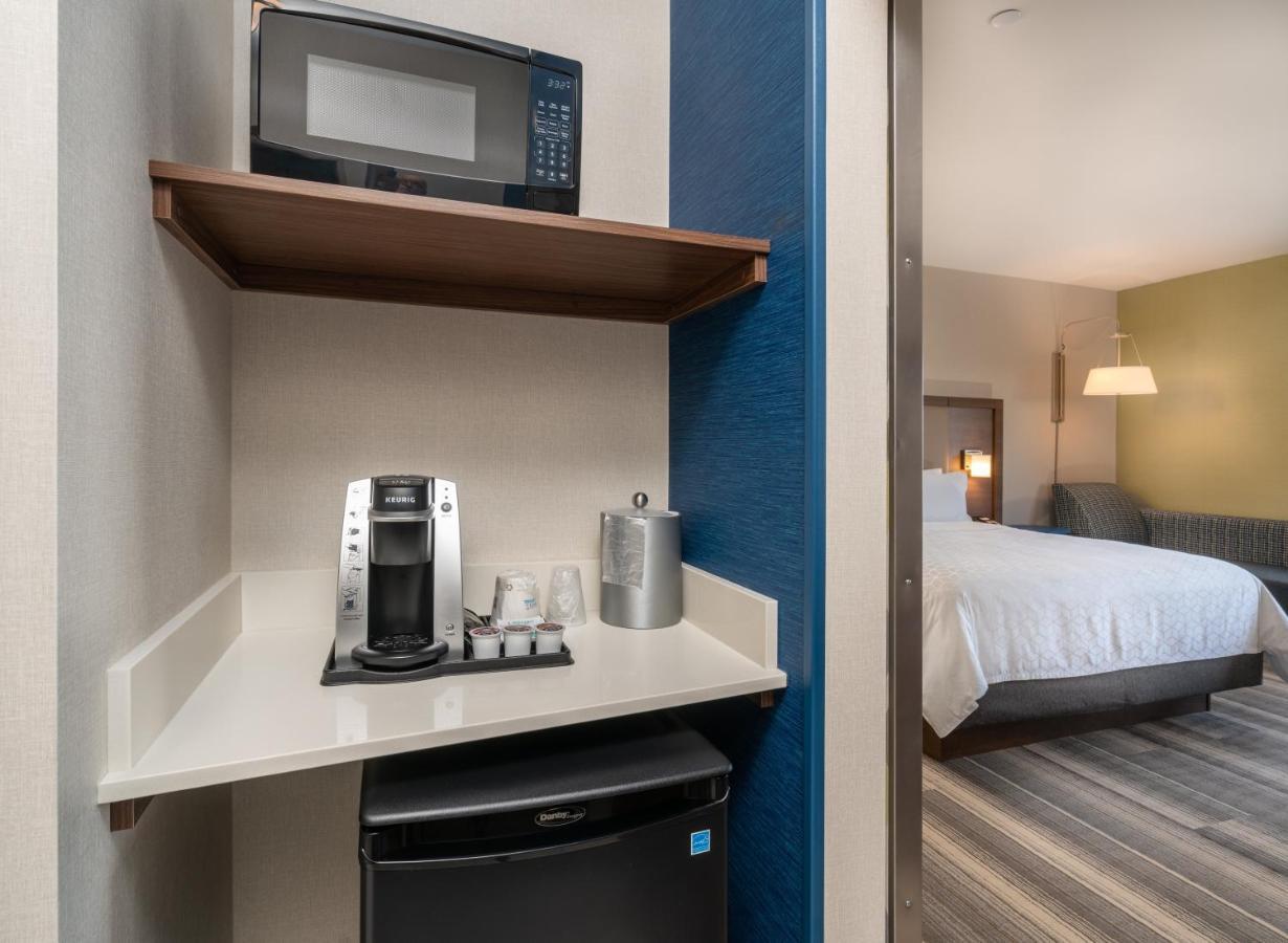 Holiday Inn Express & Suites - Brandon By Ihg Εξωτερικό φωτογραφία